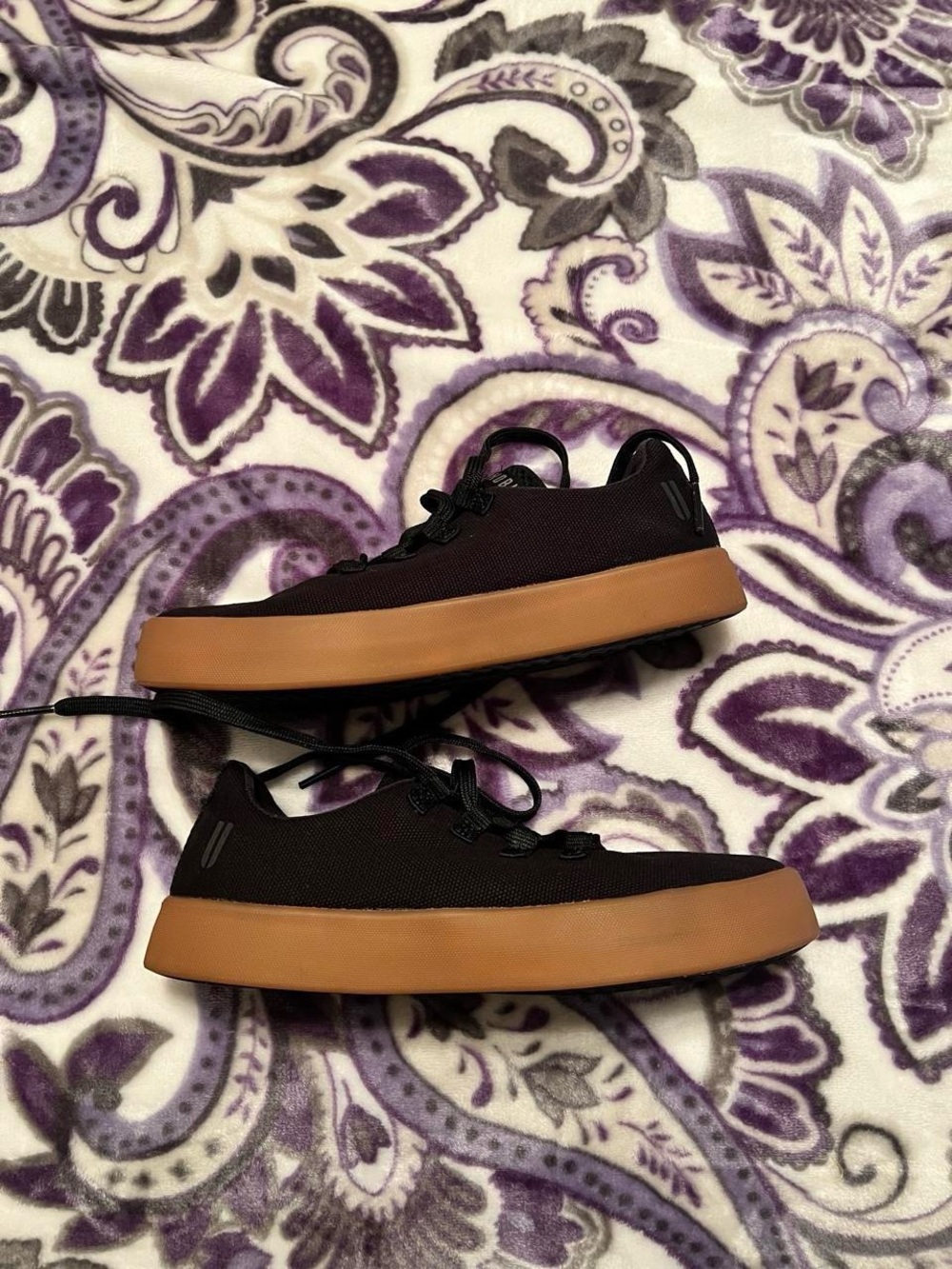 Black Low-Top Casual Sneakers with Gum Sole
